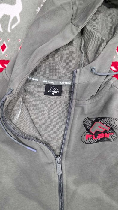 Мъжки екип Flair р-р М като нов