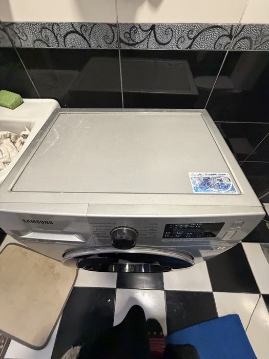 Продам стиральную машинку.