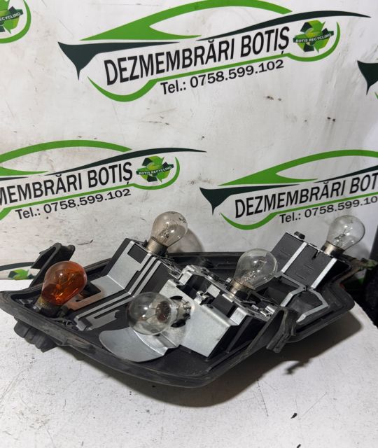 Soclu becuri lampa stop pe hayon stanga 159727 Opel Astra H