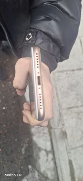 Продам iphone 8 /64гб