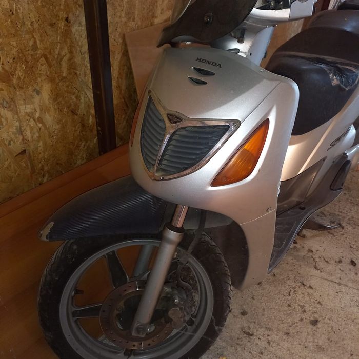 Scuter Honda SH 150 cc