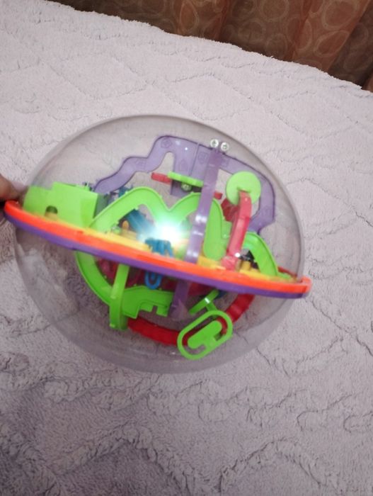 Продам  пазлы и игры