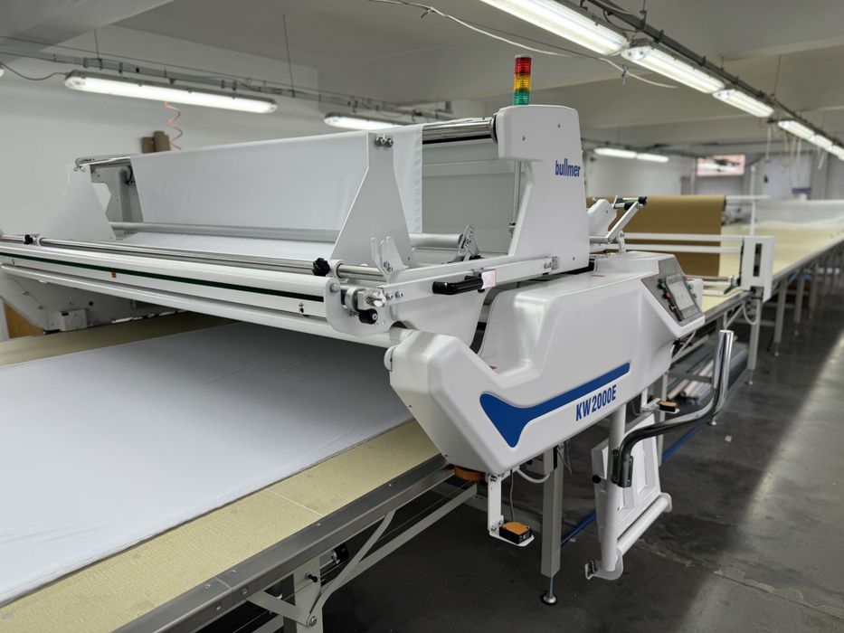 Кроялен робот комплект с накатаваща количка и маса Bullmer E80