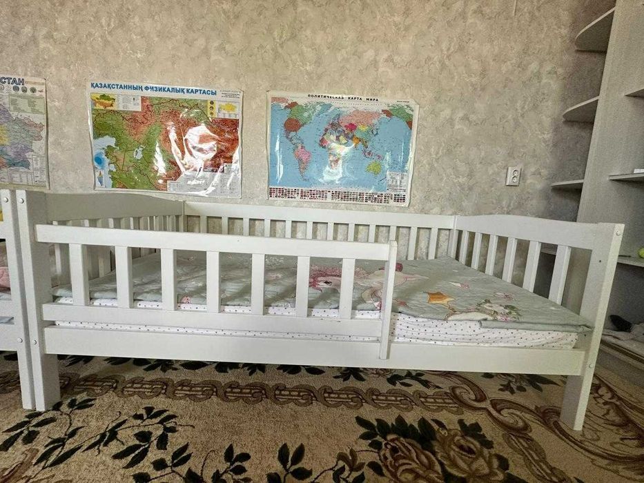 Продам детские кровати с матрасами