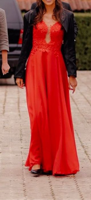 Бална червена рокля