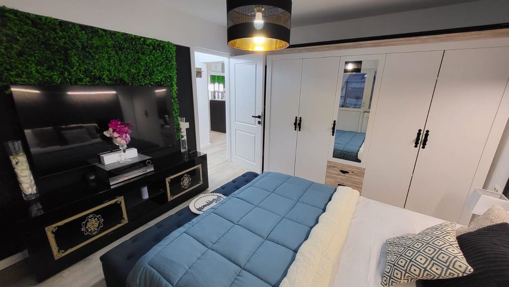Vand apartament 3 camere