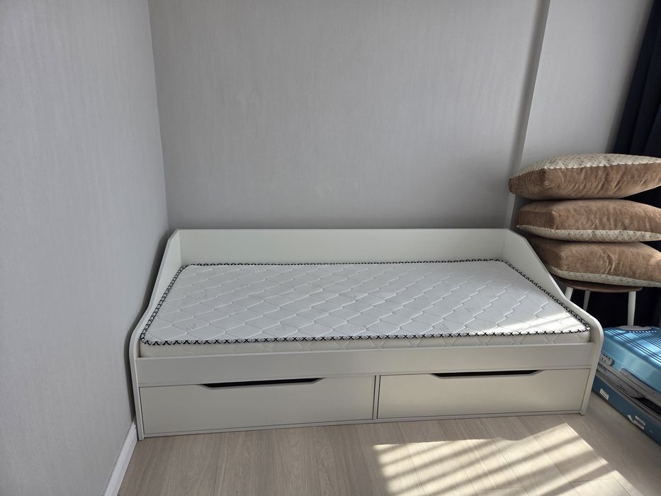 Продам кровать подростковую