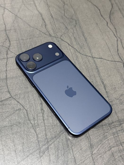 iPhone 17 Pro Max Deep Blue 256GB !