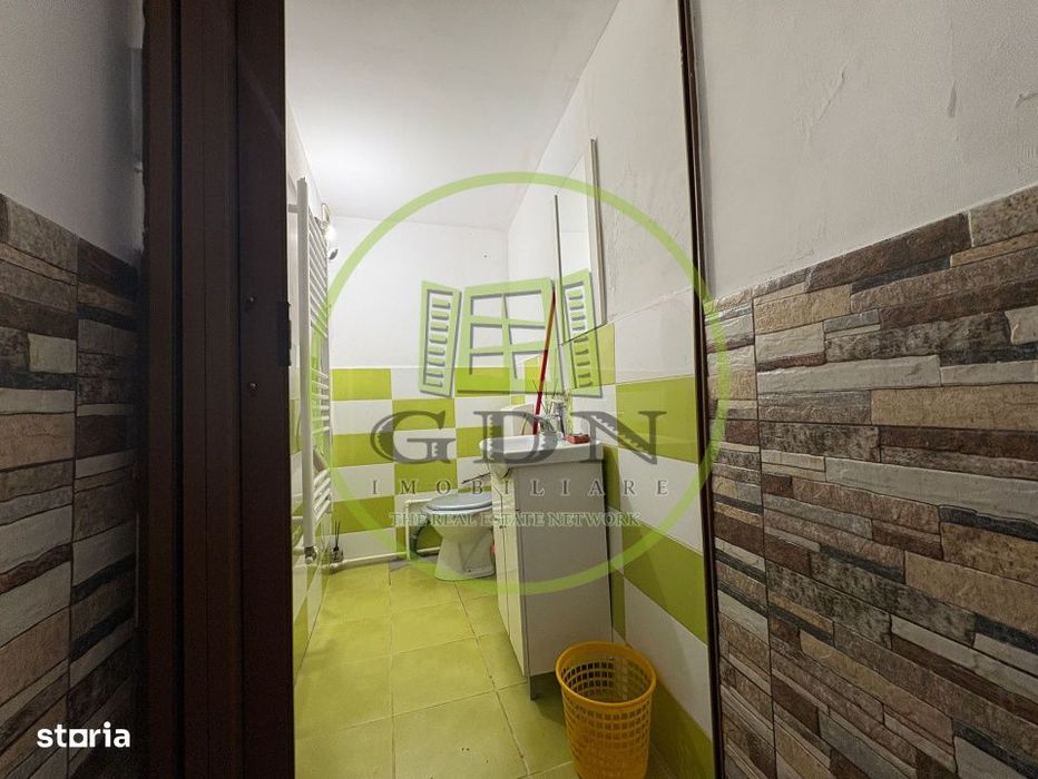 Spatiu comercial, parter + demisol, 51 mp, Zona Centrala