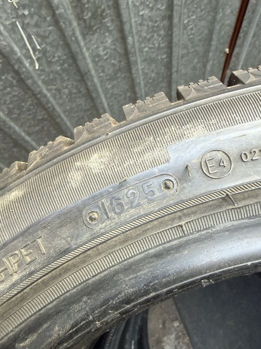 Зимняя резина 225/45R18