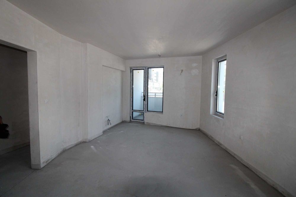 Продава се Двустаен апартамент в Пловдив, Кършияка - 67 кв.м за 2014 €/кв.м - Снимка #2