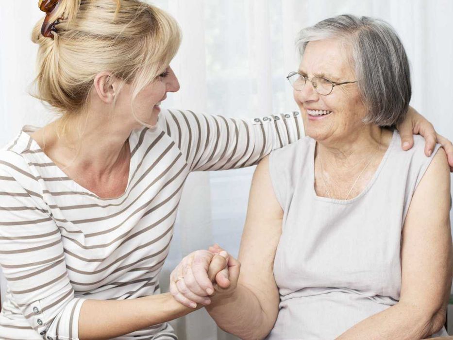 Грижи за възрастни хора