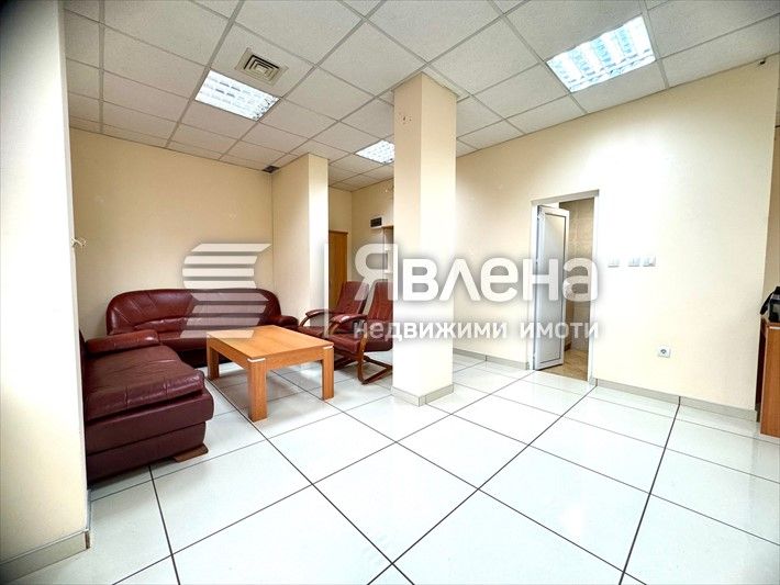 Дава се под наем Офис в Пловдив, Кършияка - 62 кв.м за 425 € - Снимка #1