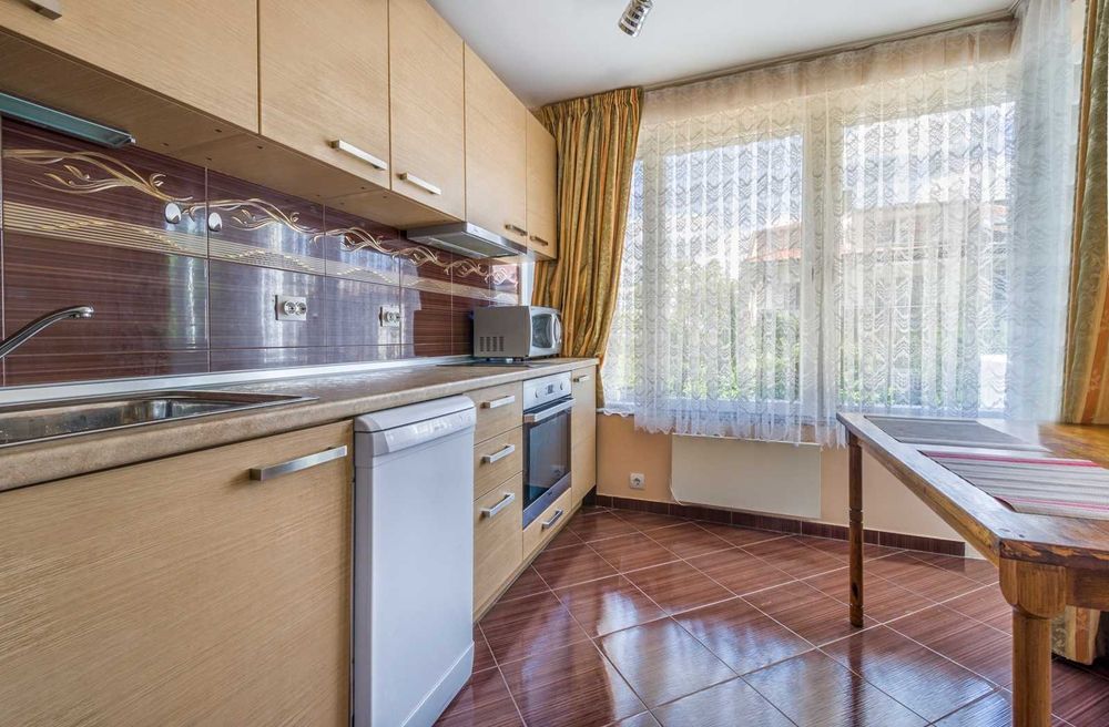 Дава се под наем Тристаен апартамент в София, Лозенец - 95 кв.м за 700 € - Снимка #4