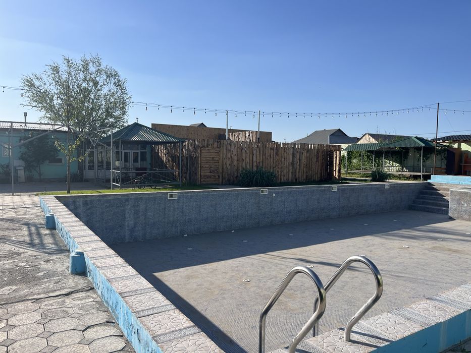 Сдается в аренду кухня бар баний и бассейна