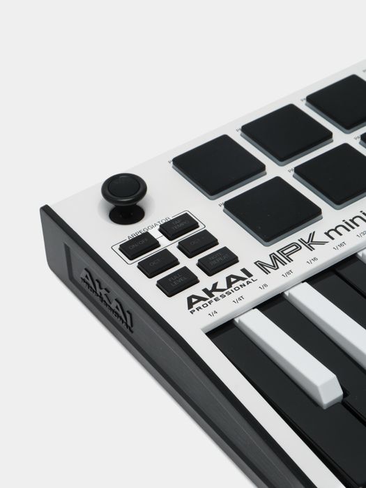 Продам Akai Professional MPK mini mk3
