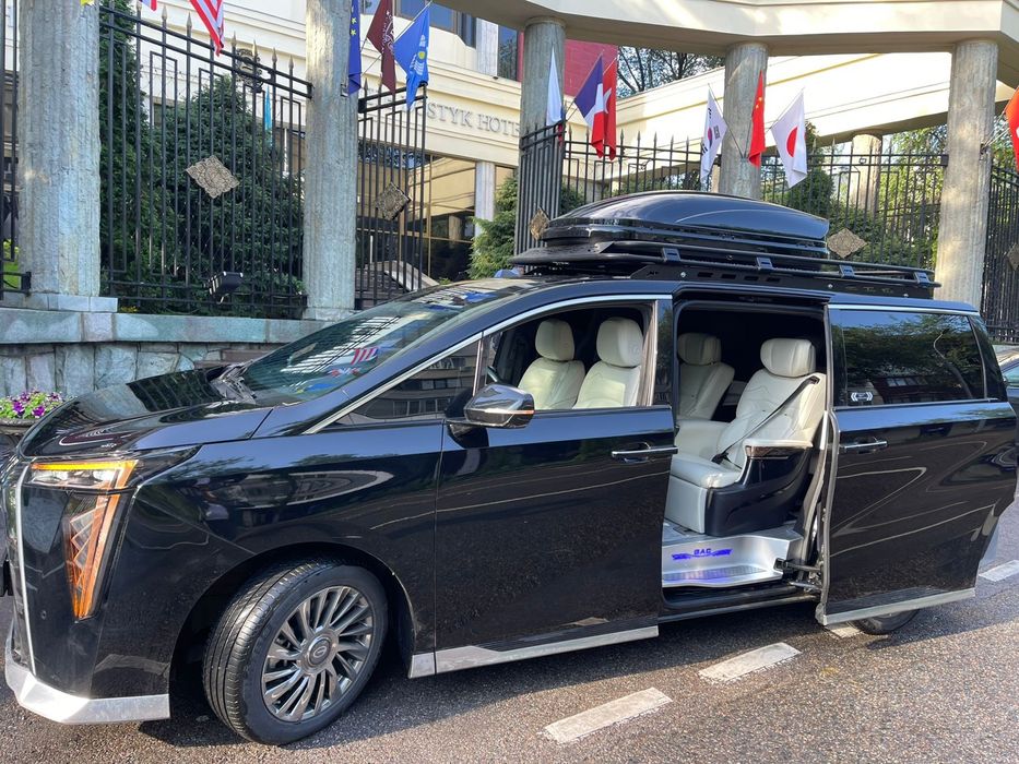 Аренда минивен Вип  Прокат Заказ