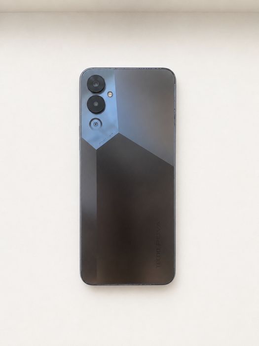 Продаю Tecno POVA 4 8/128 ГБ