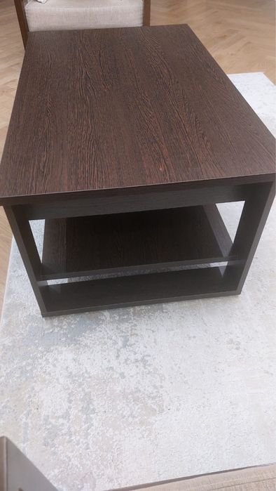 Стол в гостиную