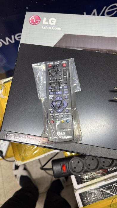 Продам DVD плеер LG