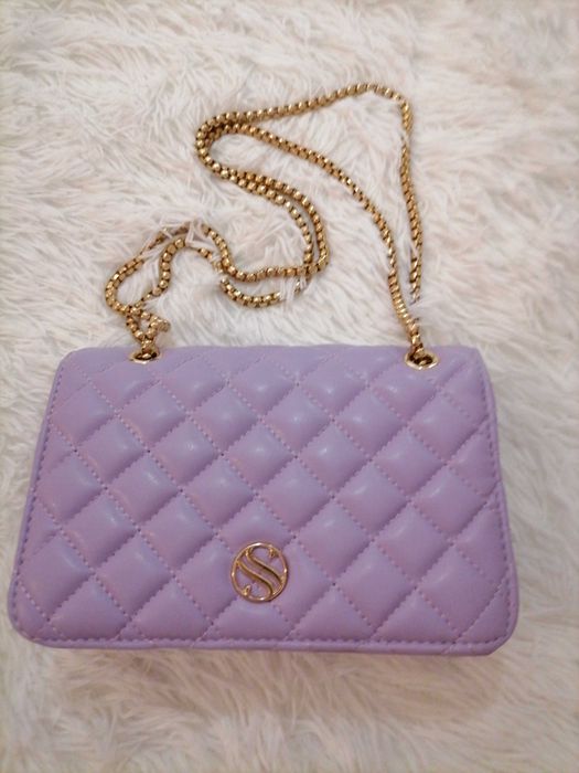 Лилава Чанта със златна дръжка