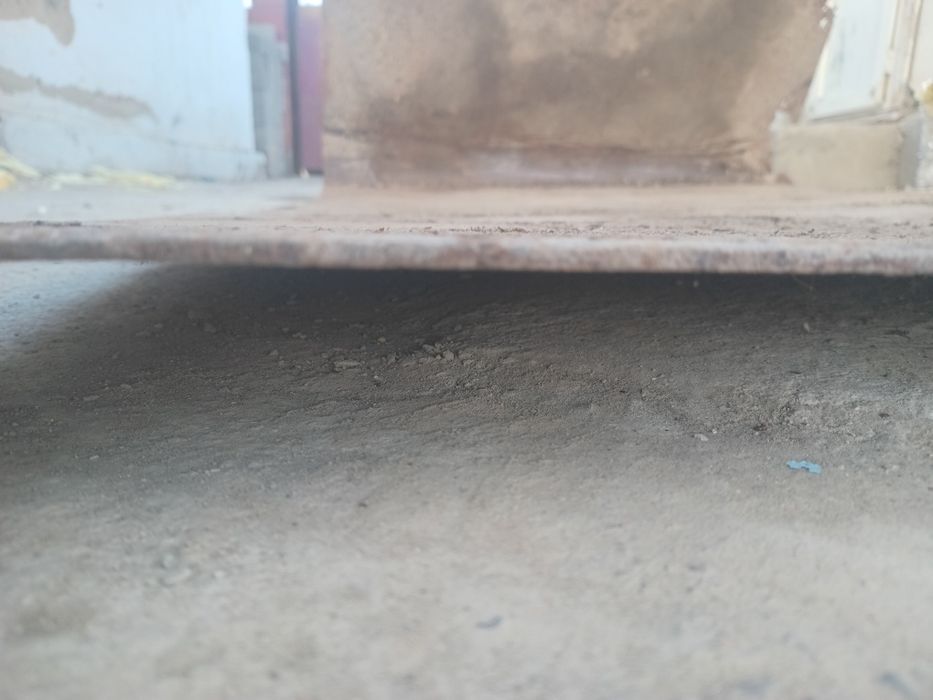 Продам лист б/у.