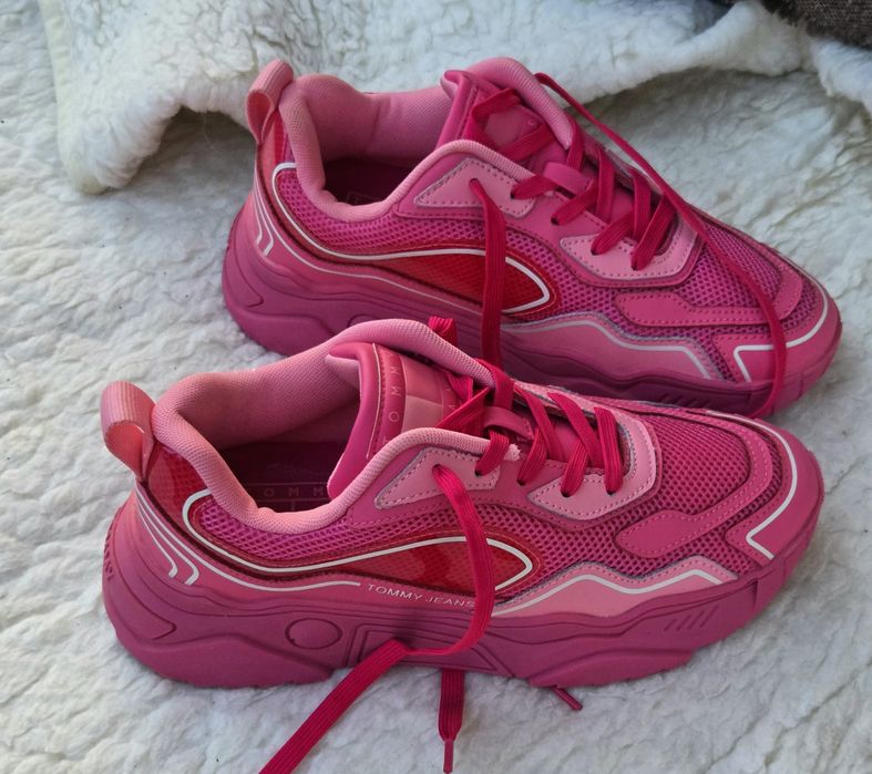 Tommy Hilfiger оригинални дамски сникърси 38 номер
