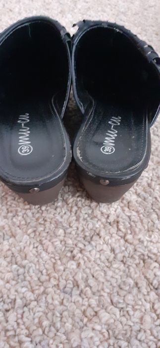 Дамски чехли в черно и бежаво