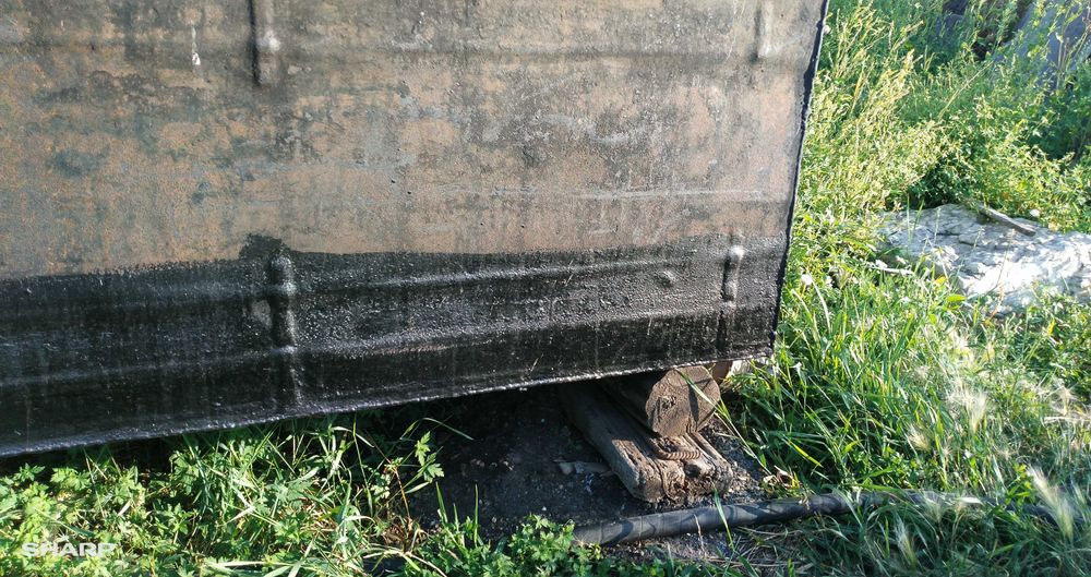 продам Советский чёрный нитролак  , для окрашивания емкостей под воду