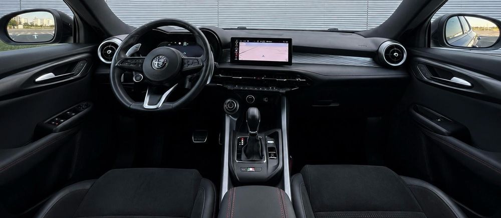 Vand Alfa Romeo Tonale 1.5 FWD AT MHEV 2022 inmatriculata RO impecabila osibilitate rate / leasing / creditare urgent