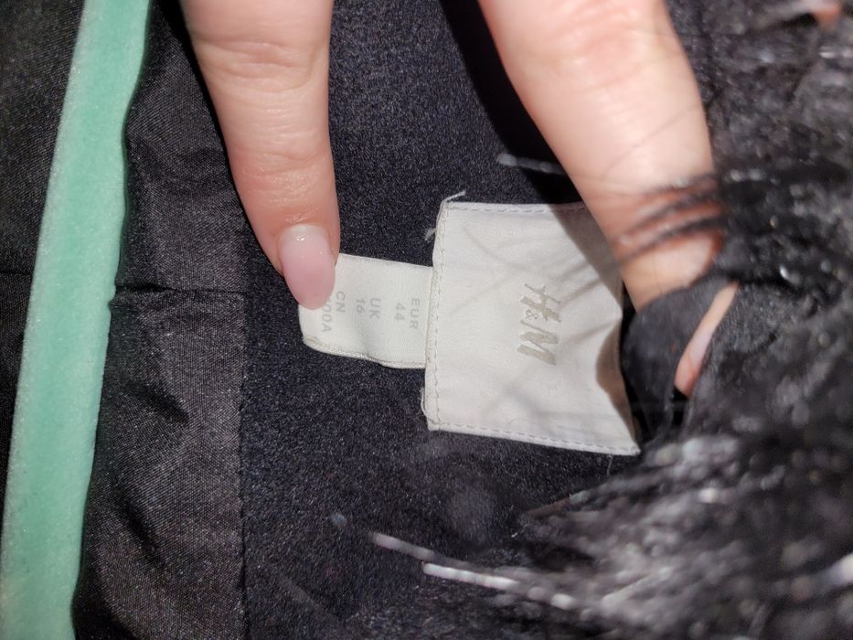 Palton negru cu guler de blanita