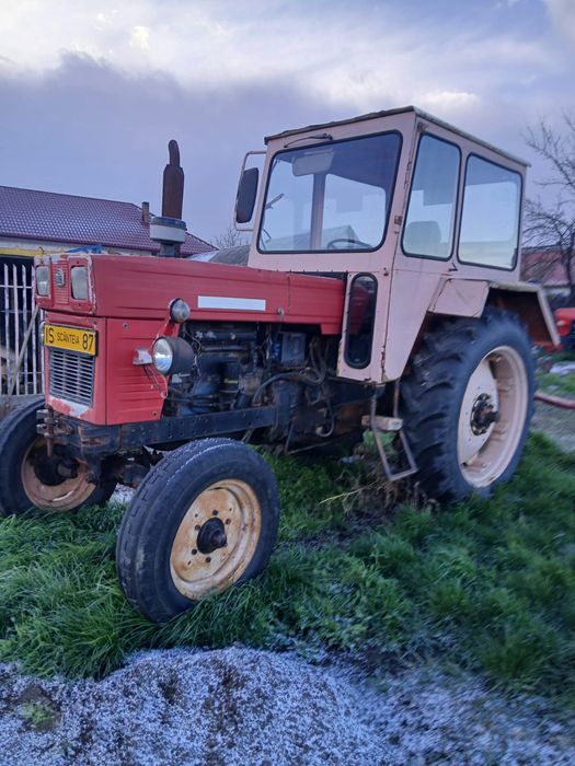 Tractor Universal u650