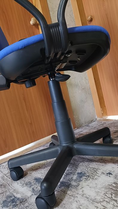 Продам офисное/компьютерное кресло