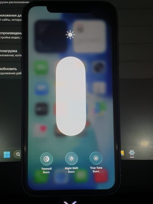 Продам Айфон 11 64ГБ