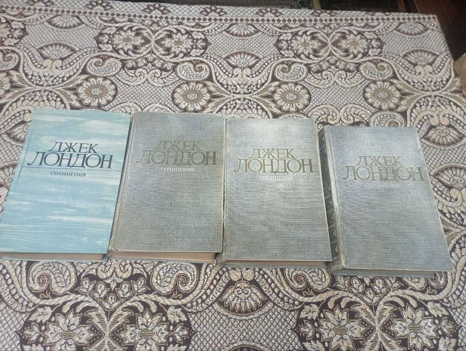 Продаются  книги  по  физике, математики, английскому,  литература