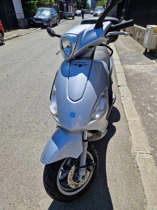 Scuter Piaggio Fly 125