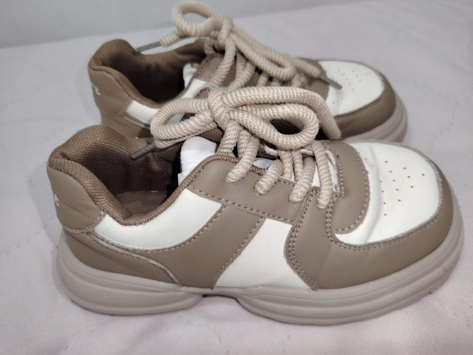 Обувь на девочку 33-34размер