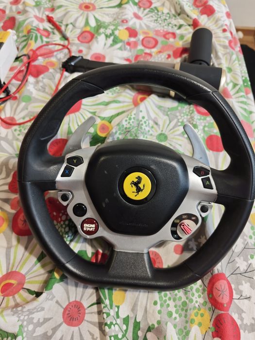 Volan Thrustmaster Ferrari 458 Italia și Pedale