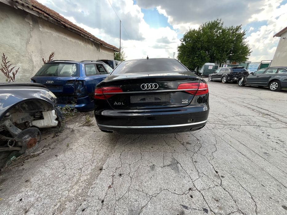 Audi A8 Facelift 3.0tdi Long 4h4 на части D4 Ауди А8  CTB код налични 5 броя с този мотор.Колата е със сервизна история и с много екстри за модела