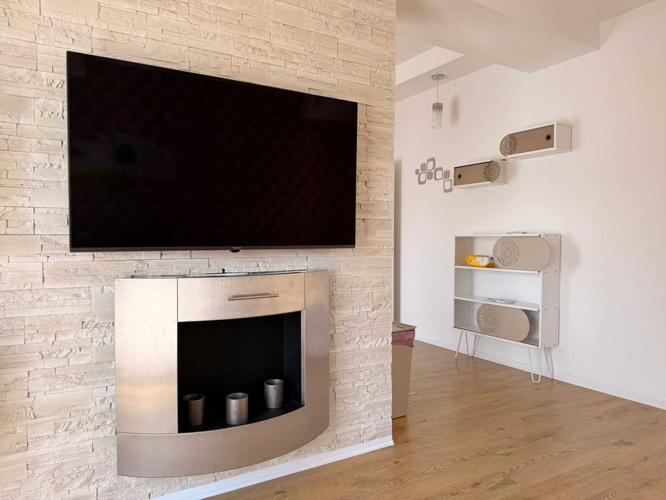 Regim hotelier 4 camere 2 bai Cosmopolis 8 persoane