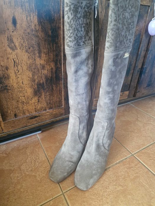 Чисто нови италиански ботуши FABIANI – Луксозен велур в актуален Taupe цвят, 39