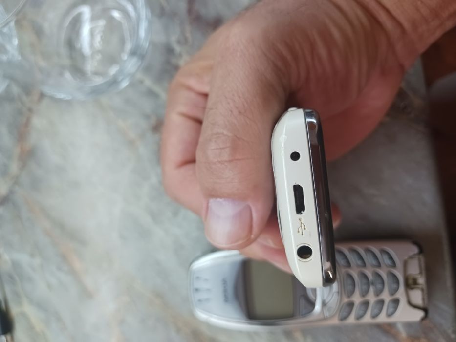 Nokia с5 .почти като нов