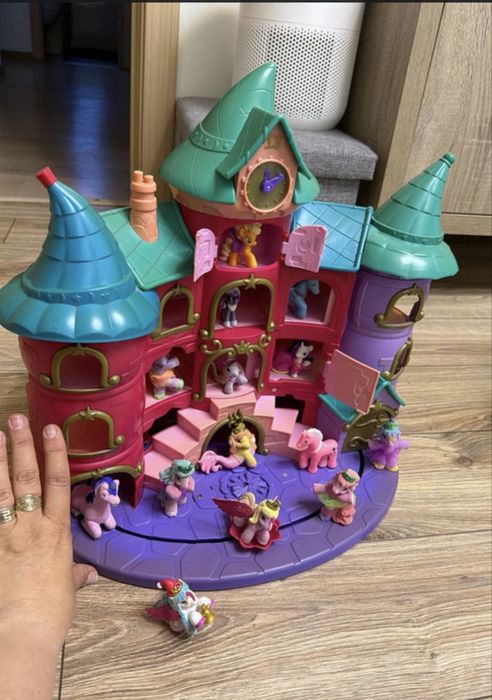 Castel cu unicorni
