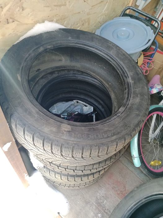 Продам комплект резины