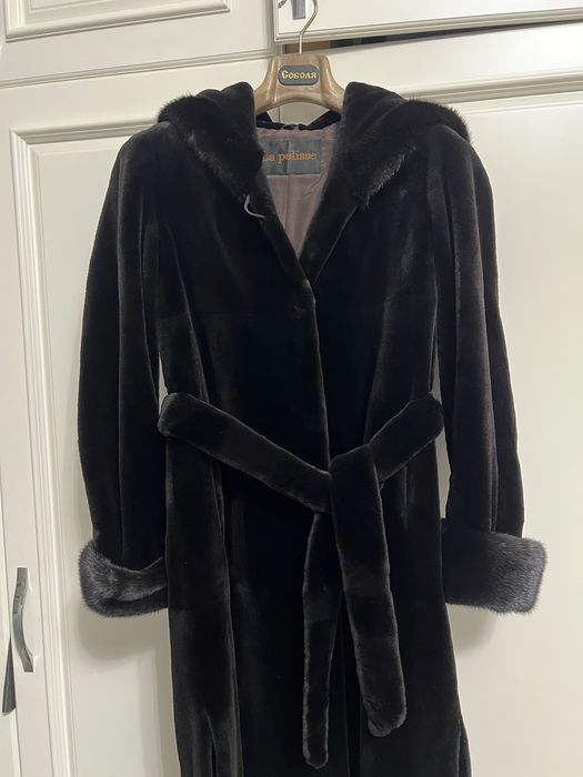 Норковую шубу (Италия) стриженную.