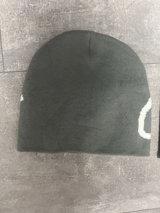 Corteiz шапки. Чисто нови никога не са ползвани