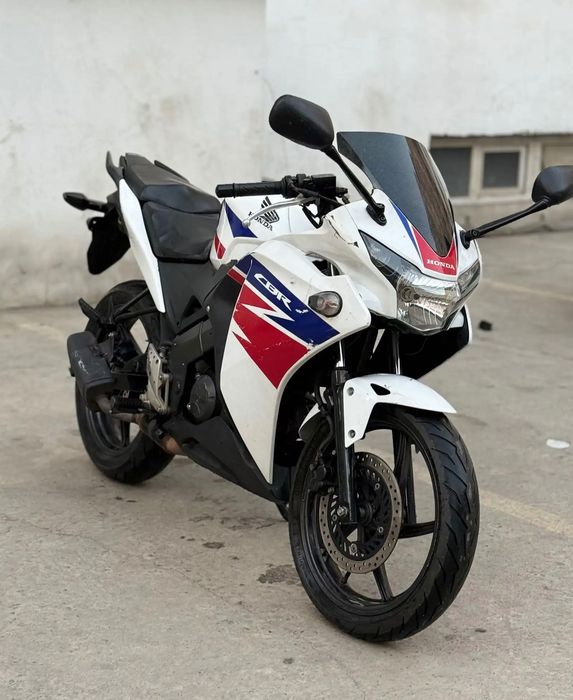 Honda CBR 125R / CBR 125 2016 на ЧАСТИ