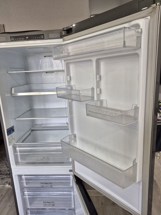 Холодильник NOFROST Samsung