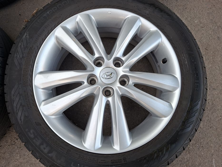 18" 5X114.3mm Hyundai, 5х114.3мм Хюндай Оригина с гуми 225/55/18 Nokian