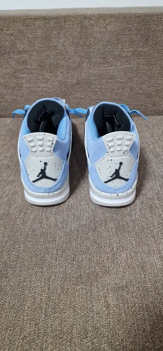 Adidasi Jordan 4 University Blue